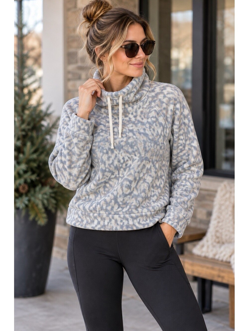Old Navy Active Fleece Pullover Womens L Blue Gray Print Funnel Neck Cozy